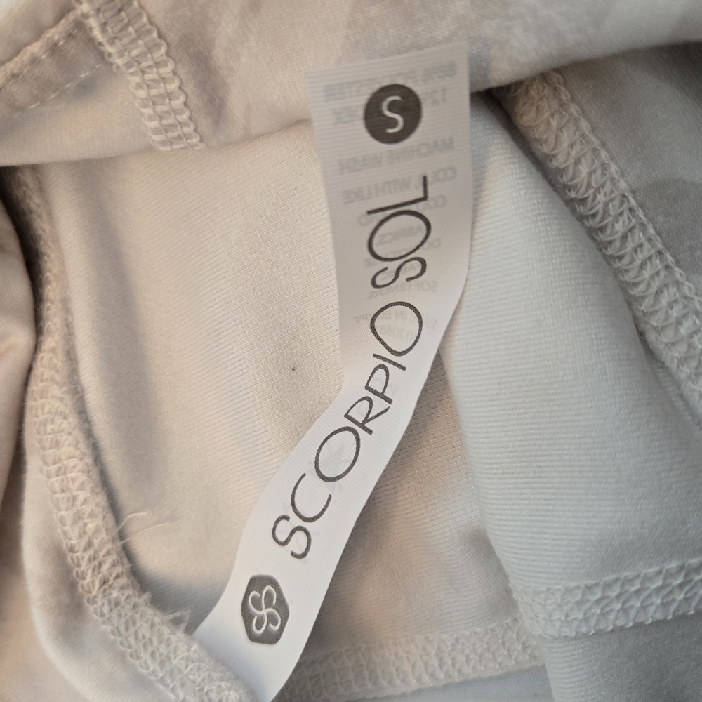 Scorpio Sol White Patterned Leggings - Picture 3 of 8